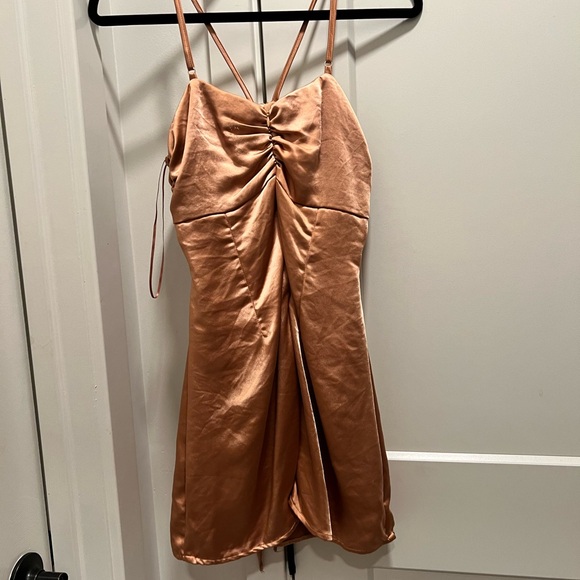 Copper rose neck dress - Picture 3 of 4